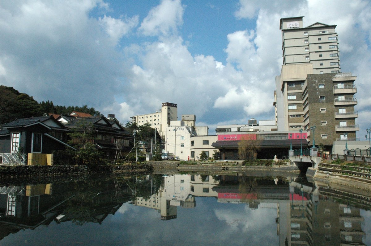 Wakura Onsen: The Sea Hot Spring of the Noto Peninsula